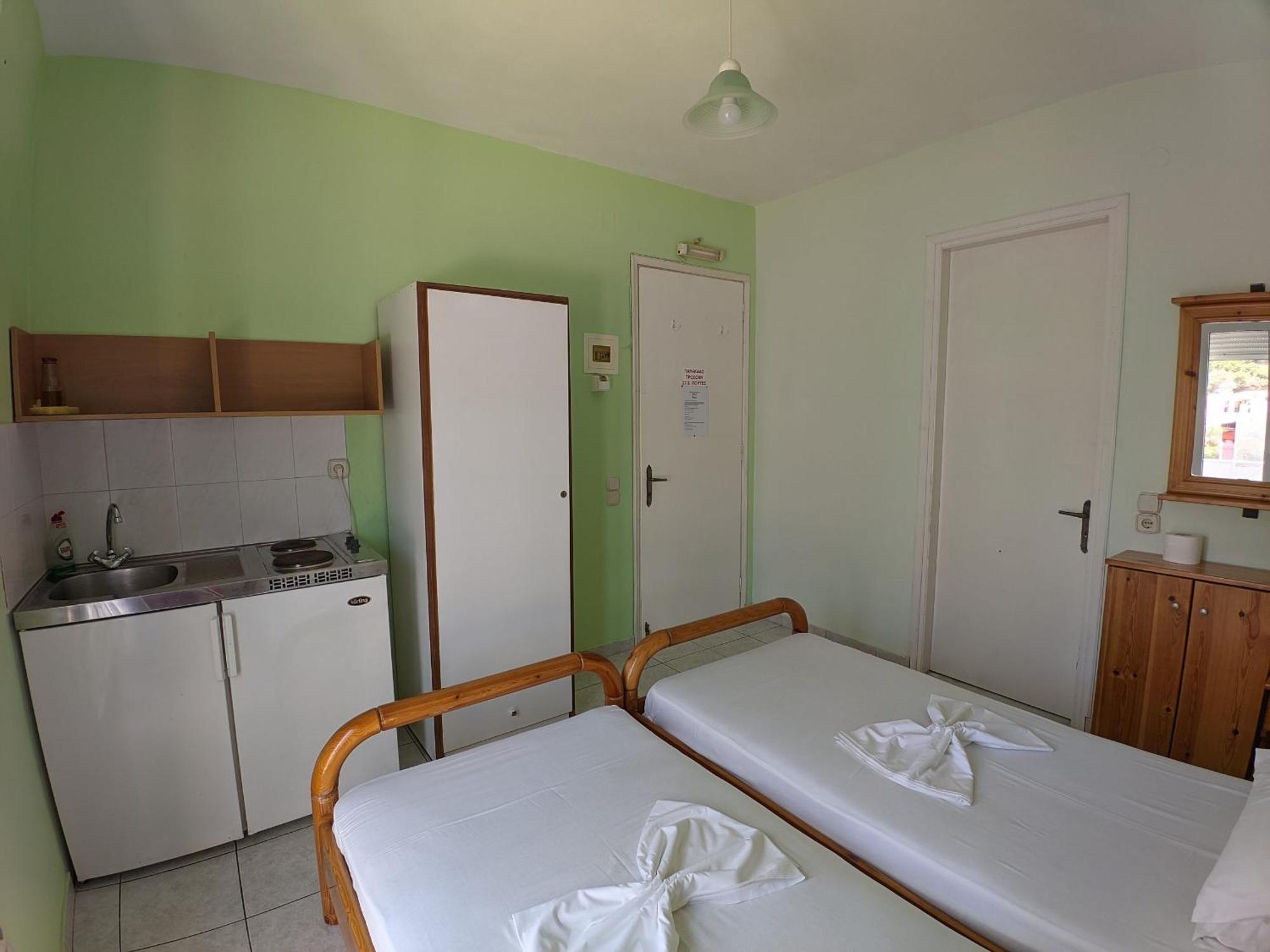 Elena Studios Tarti Екстериор снимка